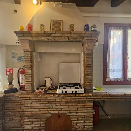 Casa Yellow Corner - Seasons Real Estate - Burano