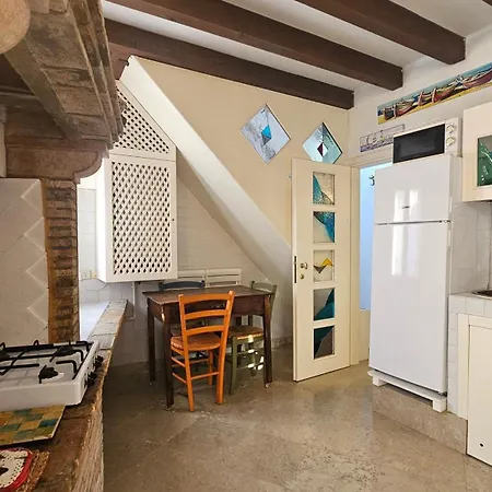 Casa Yellow Corner - Seasons Real Estate - Burano